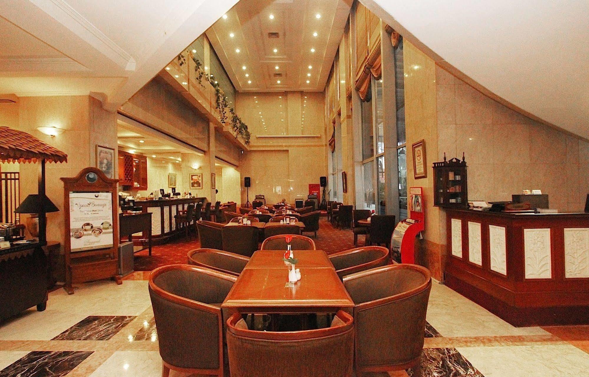 Hotel Bidakara Dżakarta Zewnętrze zdjęcie